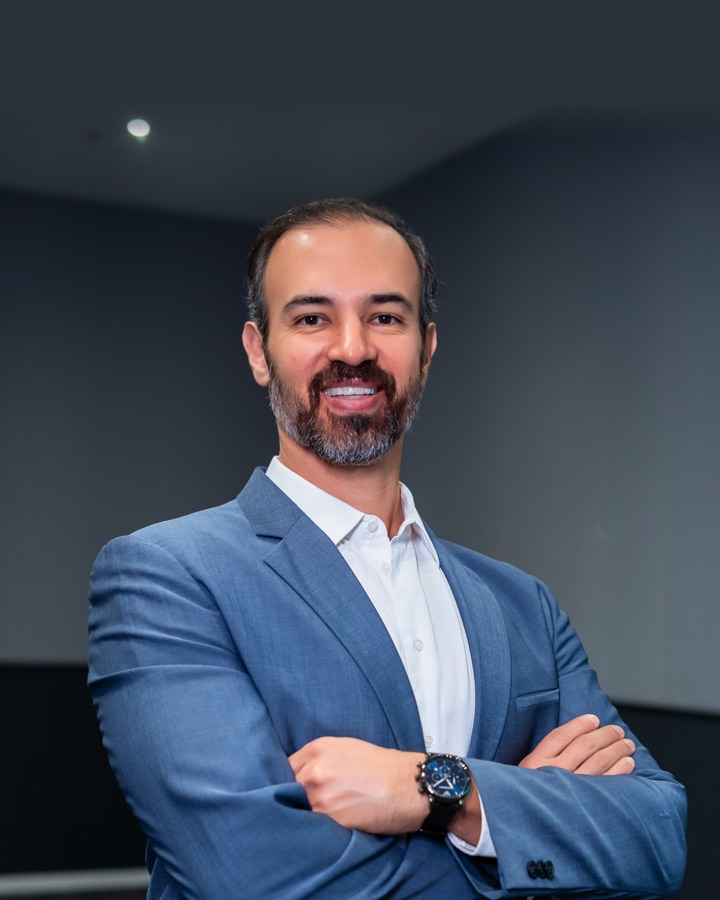 Dr. André Azevedo